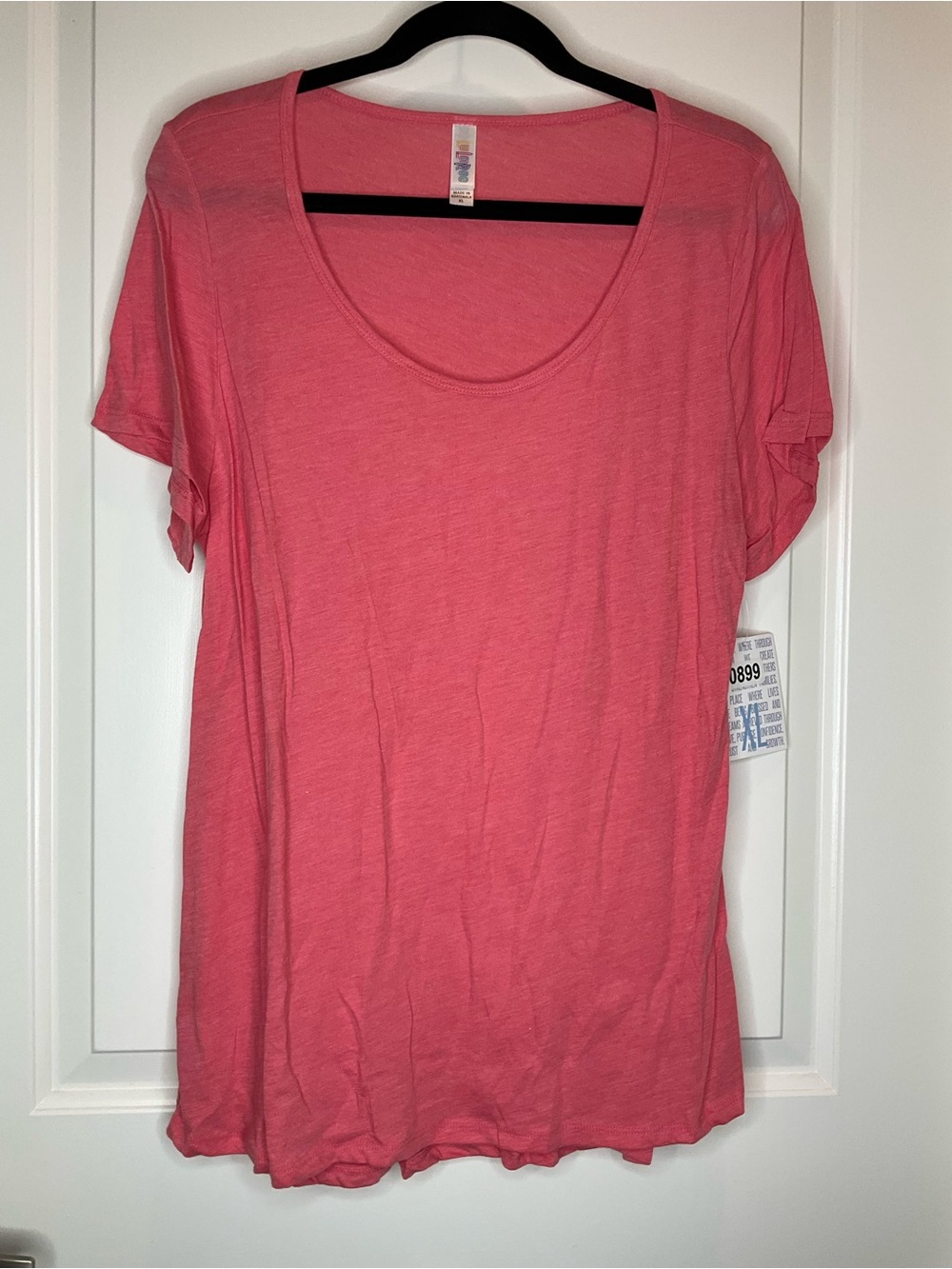 LuLaRoe Classic Women's Scoop Neck Tee in Coral Pink XL
